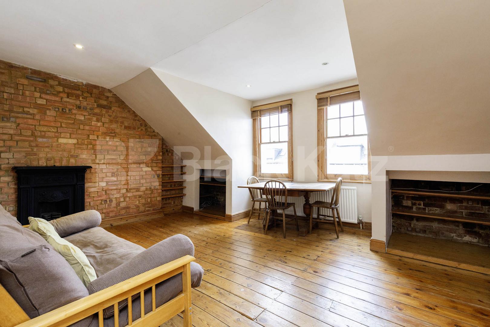 Top floor 1 bedroom with exposed brick and private roof terrace Hillfield Avenue, Crouch End / Hornsey